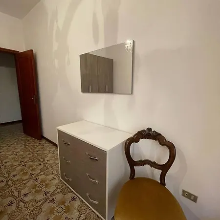 Vitanza Capri Leone